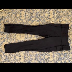 Dark blue lululemon crop leggings w pockets